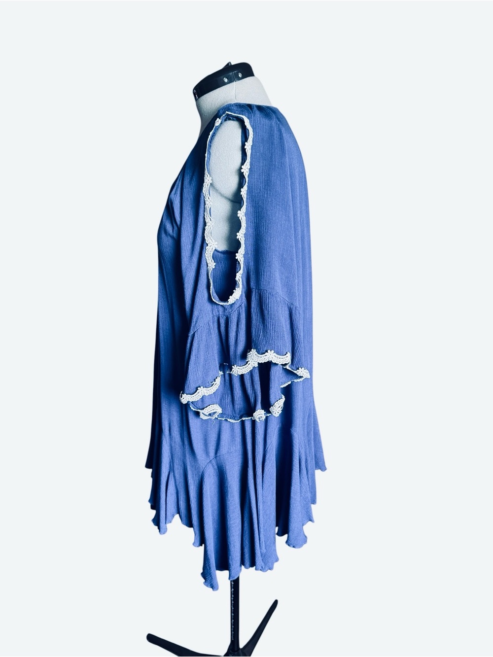 Paisley Vine Blue Cold-Shoulder Ruffle Trim Oversized Boho Tunic Top - Picture 3 of 9